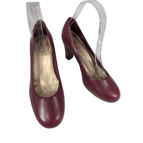 L.L. BEAN! BURGUNDY RED GENUINE LEATHER STACKED HEEL/PLATFORM PUMPS! SZ 6M - Picture 2 of 10
